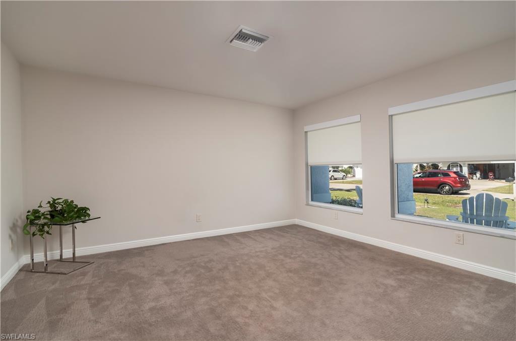 718 107th Ave N - Photo 3